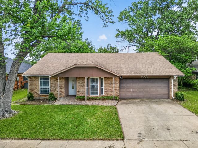 3009 Richwood Circle, Bedford, TX 76021