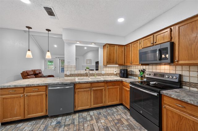 3009 Richwood Circle, Bedford, TX 76021