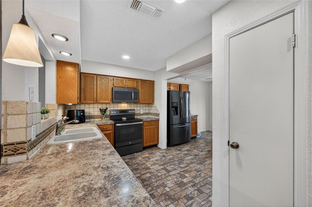 3009 Richwood Circle, Bedford, TX 76021