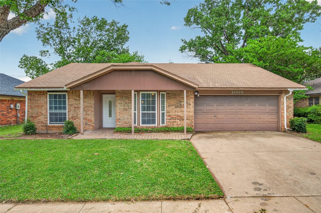 3009 Richwood Circle, Bedford, TX 76021