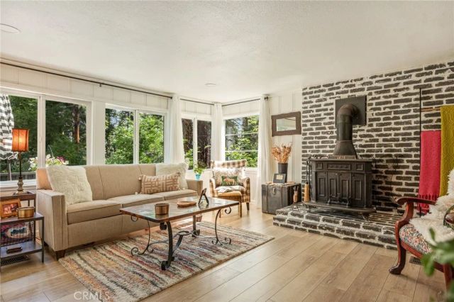 660 Spring Drive, Crestline, CA 92325