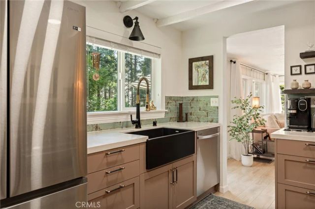 660 Spring Drive, Crestline, CA 92325