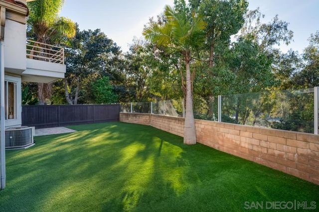 16150 Avenida Venusto 1, San Diego, CA 92128