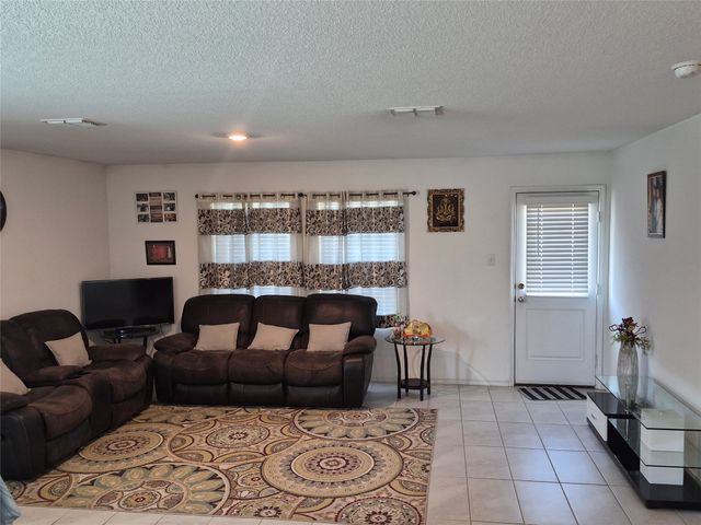 1533 Woodbrook Lane, Hutchins, TX 75141