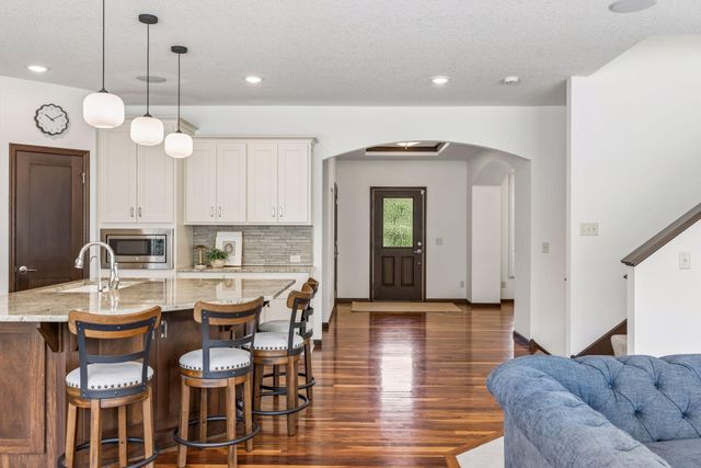 5 Deerwood Lane N, Plymouth, MN 55441