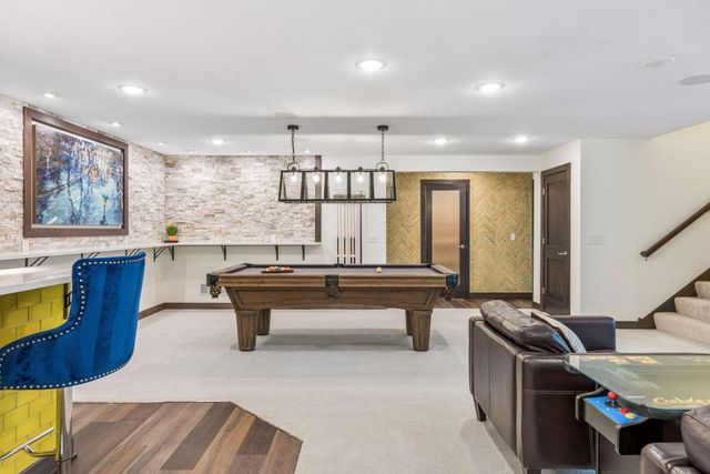 5 Deerwood Lane N, Plymouth, MN 55441