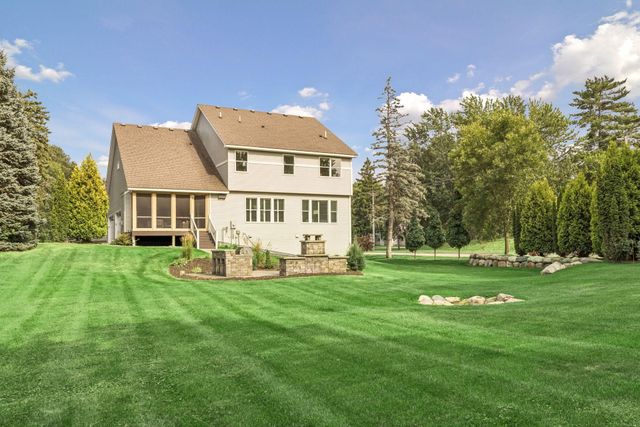 5 Deerwood Lane N, Plymouth, MN 55441