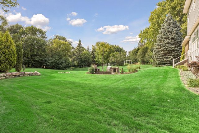 5 Deerwood Lane N, Plymouth, MN 55441