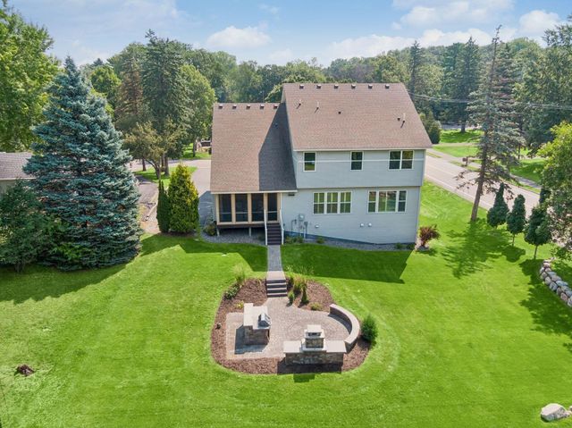 5 Deerwood Lane N, Plymouth, MN 55441