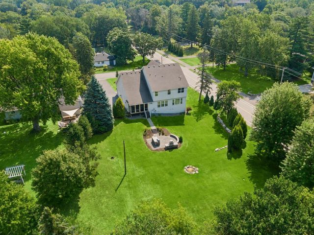 5 Deerwood Lane N, Plymouth, MN 55441