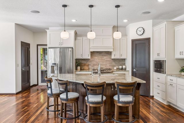 5 Deerwood Lane N, Plymouth, MN 55441