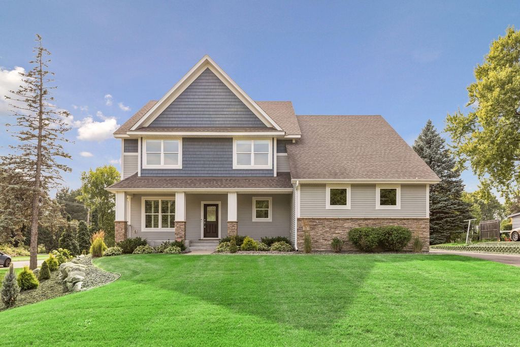 5 Deerwood Lane N, Plymouth, MN 55441
