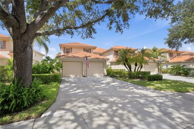 250 Robin Hood CIR 201, Naples, FL 34104