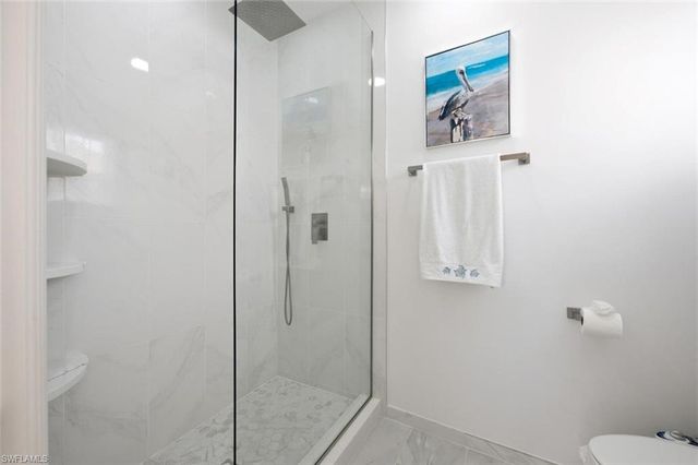 250 Robin Hood CIR 201, Naples, FL 34104