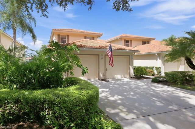 250 Robin Hood CIR 201, Naples, FL 34104