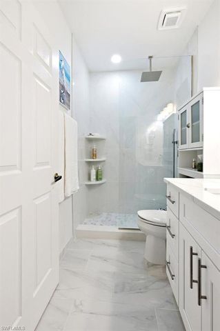 250 Robin Hood CIR 201, Naples, FL 34104
