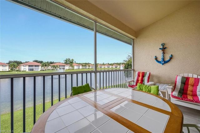 250 Robin Hood CIR 201, Naples, FL 34104