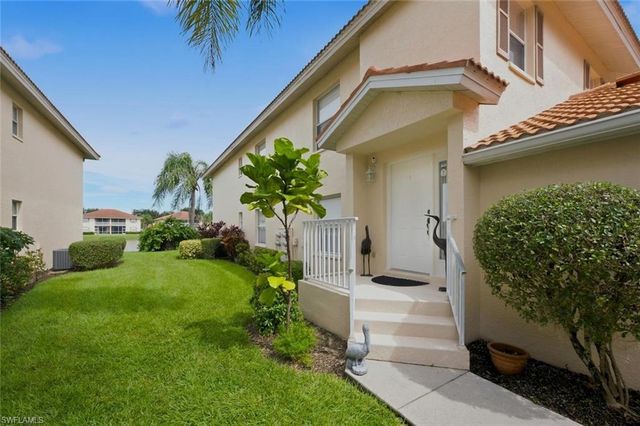 250 Robin Hood CIR 201, Naples, FL 34104