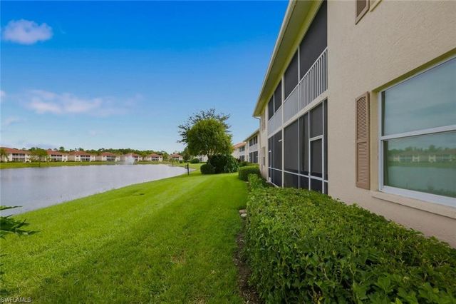 250 Robin Hood CIR 201, Naples, FL 34104