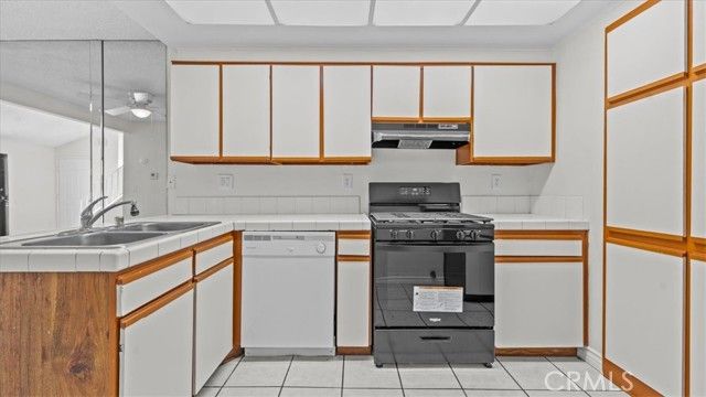 44460 15th Street 13, Lancaster, CA 93535