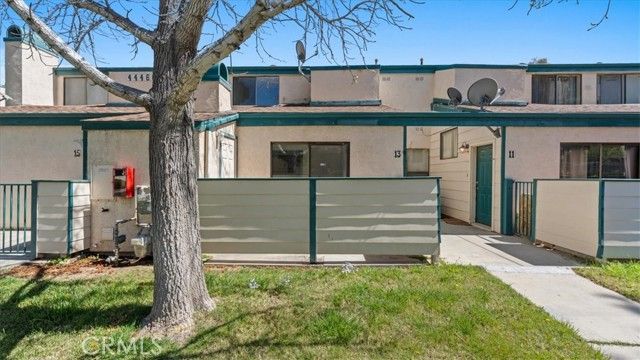 44460 15th Street 13, Lancaster, CA 93535