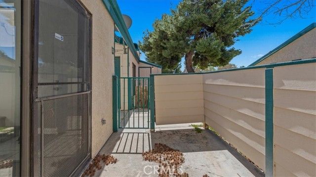 44460 15th Street 13, Lancaster, CA 93535