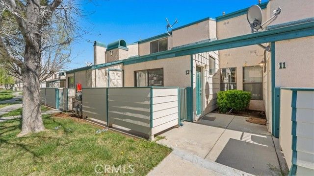 44460 15th Street 13, Lancaster, CA 93535
