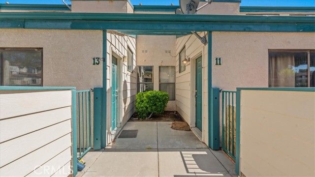 44460 15th Street 13, Lancaster, CA 93535