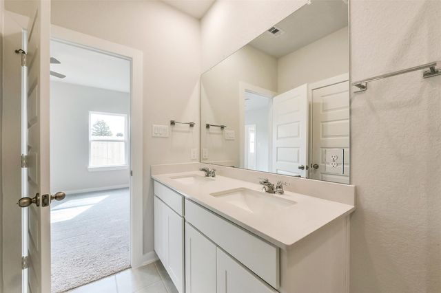 1992 Brookpointe Lane, Dayton, TX 77535