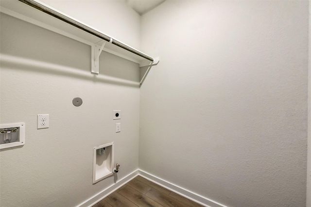 1992 Brookpointe Lane, Dayton, TX 77535