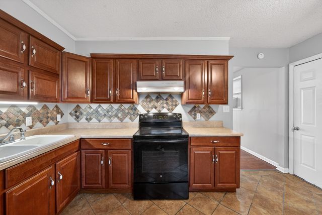 304 Walker St, Clarksville, TN 37042