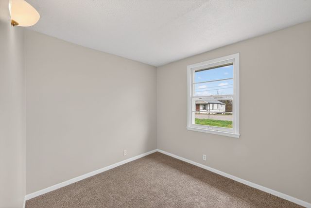 304 Walker St, Clarksville, TN 37042