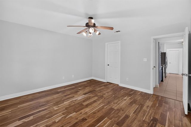2205 College Avenue, Fort Worth, TX 76110