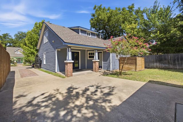 2205 College Avenue, Fort Worth, TX 76110