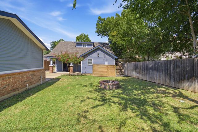 2205 College Avenue, Fort Worth, TX 76110