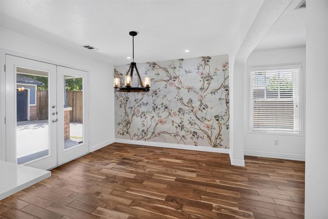2205 College Avenue, Fort Worth, TX 76110