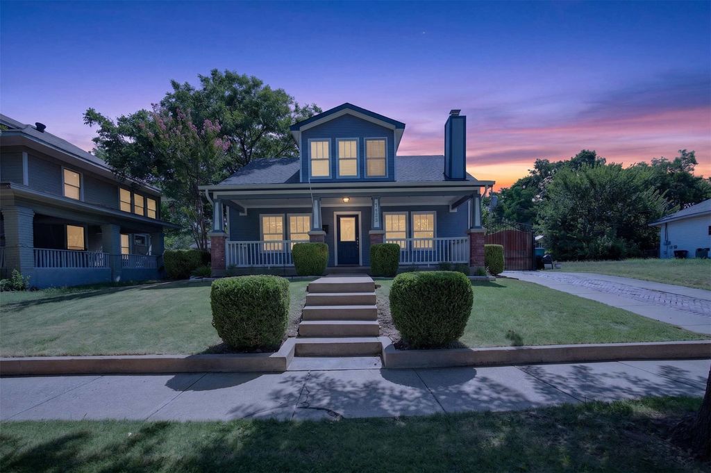 2205 College Avenue, Fort Worth, TX 76110
