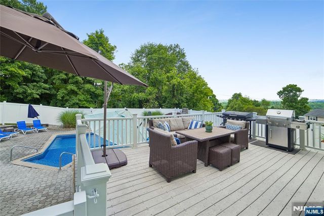 33 Frederick Drive, West Milford, NJ 07480