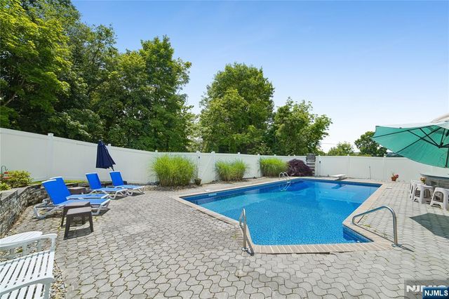 33 Frederick Drive, West Milford, NJ 07480