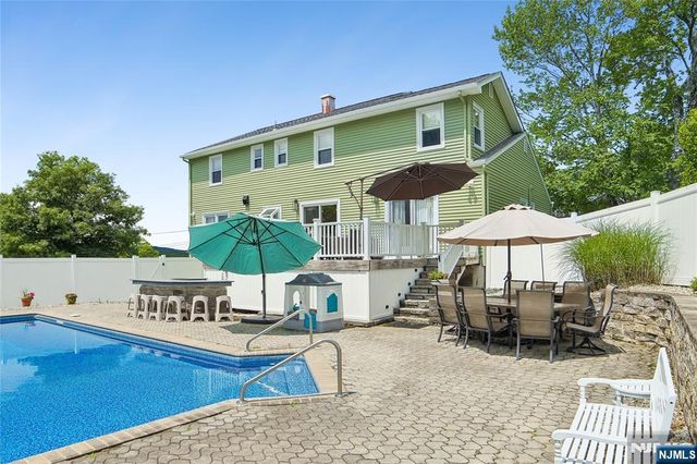 33 Frederick Drive, West Milford, NJ 07480