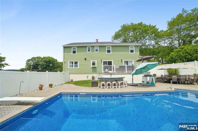 33 Frederick Drive, West Milford, NJ 07480
