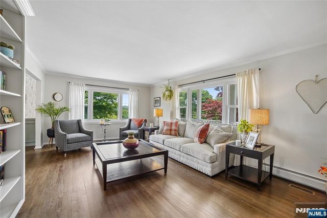 33 Frederick Drive, West Milford, NJ 07480