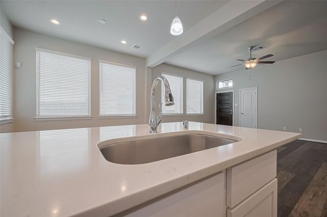 363 Biltmore Loop, Montgomery, TX 77316