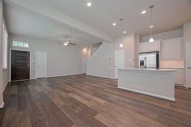 363 Biltmore Loop, Montgomery, TX 77316