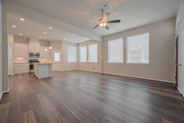 363 Biltmore Loop, Montgomery, TX 77316