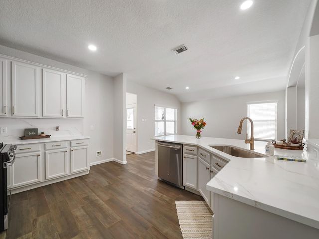 3301 Clover Hill Lane, Texas City, TX 77591