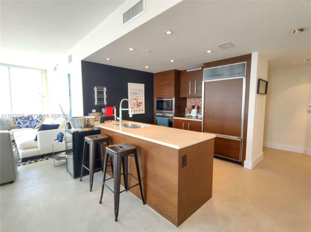 465 Brickell Ave 4402, Miami, FL 33131