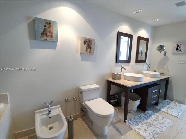 465 Brickell Ave 4402, Miami, FL 33131