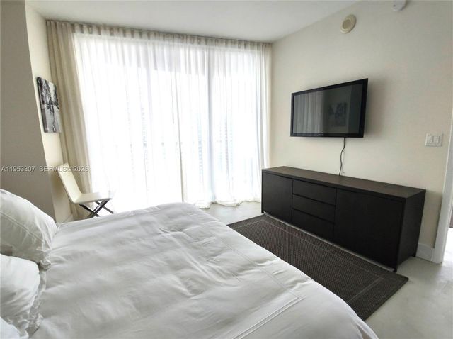 465 Brickell Ave 4402, Miami, FL 33131