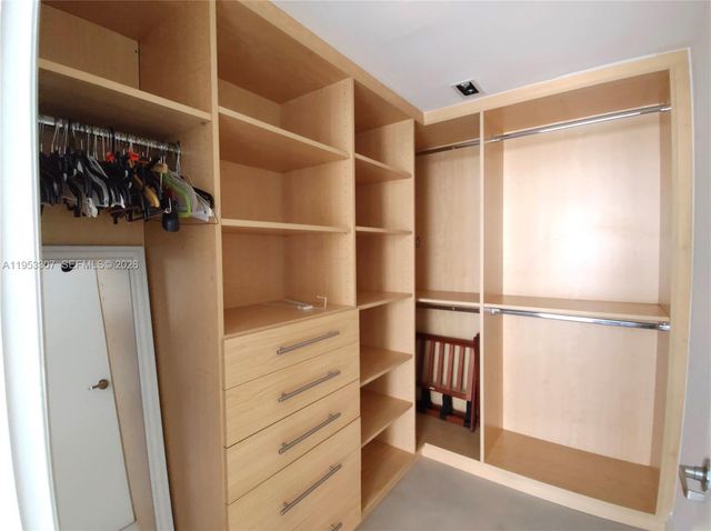 465 Brickell Ave 4402, Miami, FL 33131